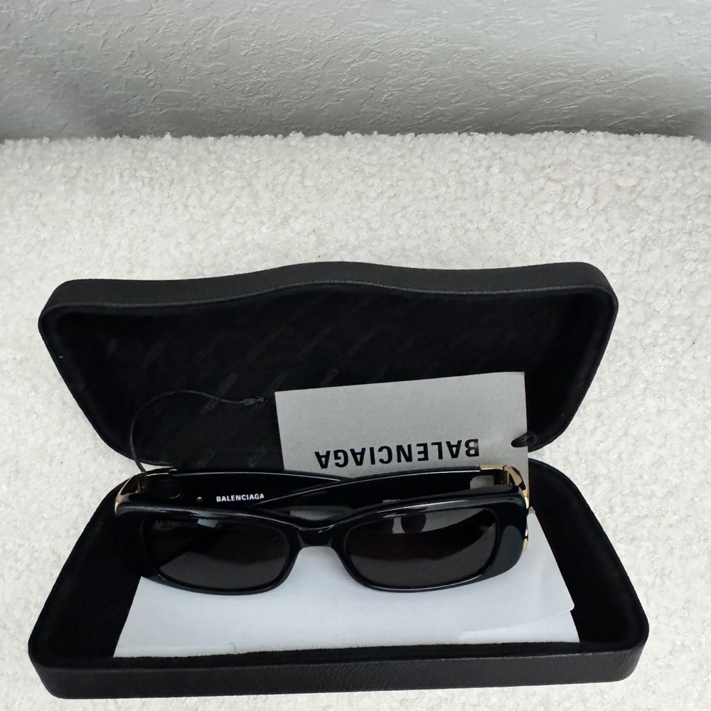 BALENCIAGA DYNASTY RECTANGLE SUNGLASSES IN BLACK
